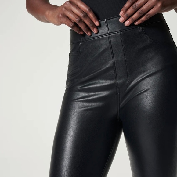 SPANX Leather-Like Black Ankle‎ Skinny Pant - Picture 3 of 15